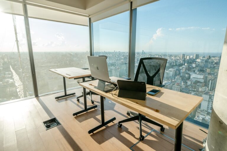 Escritorio Moderno Com Vista Para a Cidade Do Andar Alto PK XFfQgDGw